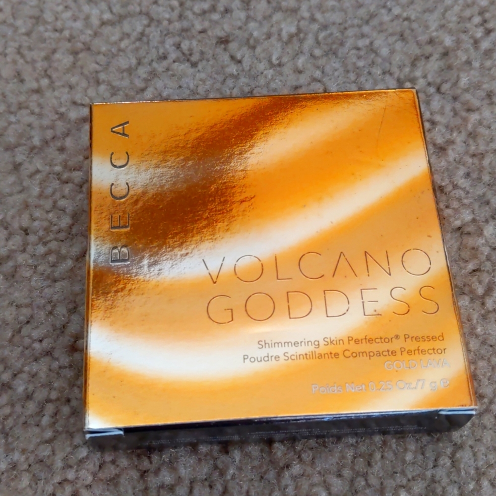 BECCA Shimmering Skin Perfector Pressed Highlighter